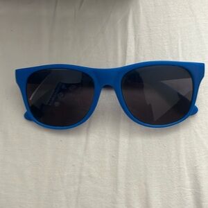 free sunglasses when added to any bundle